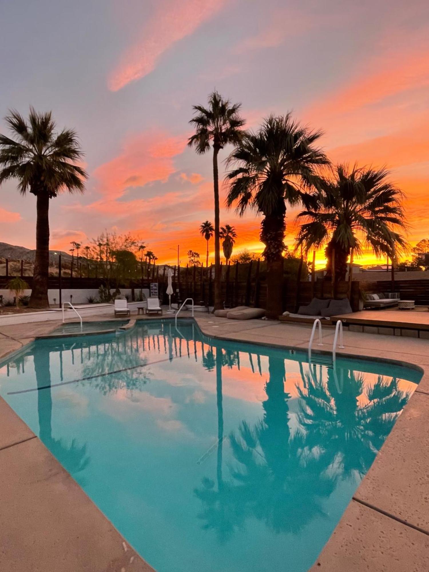 Miracle Manor Boutique Hotel & Spa Desert Hot Springs Bagian luar foto